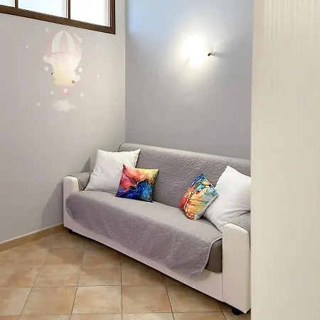 Rainbow Maison Apartment SantʼAgata sui Due Golfi